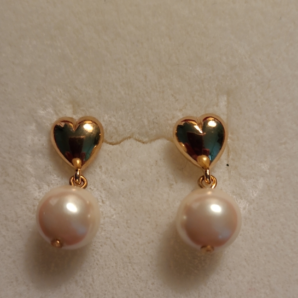 1990 Avon Gold Tone Heart and Faux Pearl  Pearl Pierced Earrings